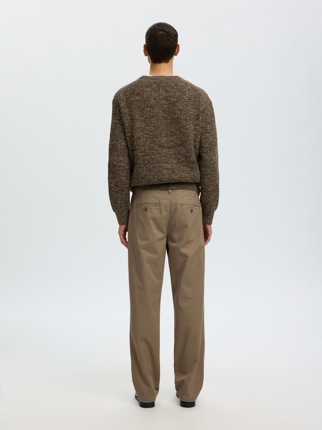 model_shot-back
